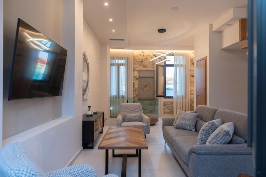 Samos - Renovated Stone With Private Pool- 2 Min From The Sea! * Ágios Konstantínos