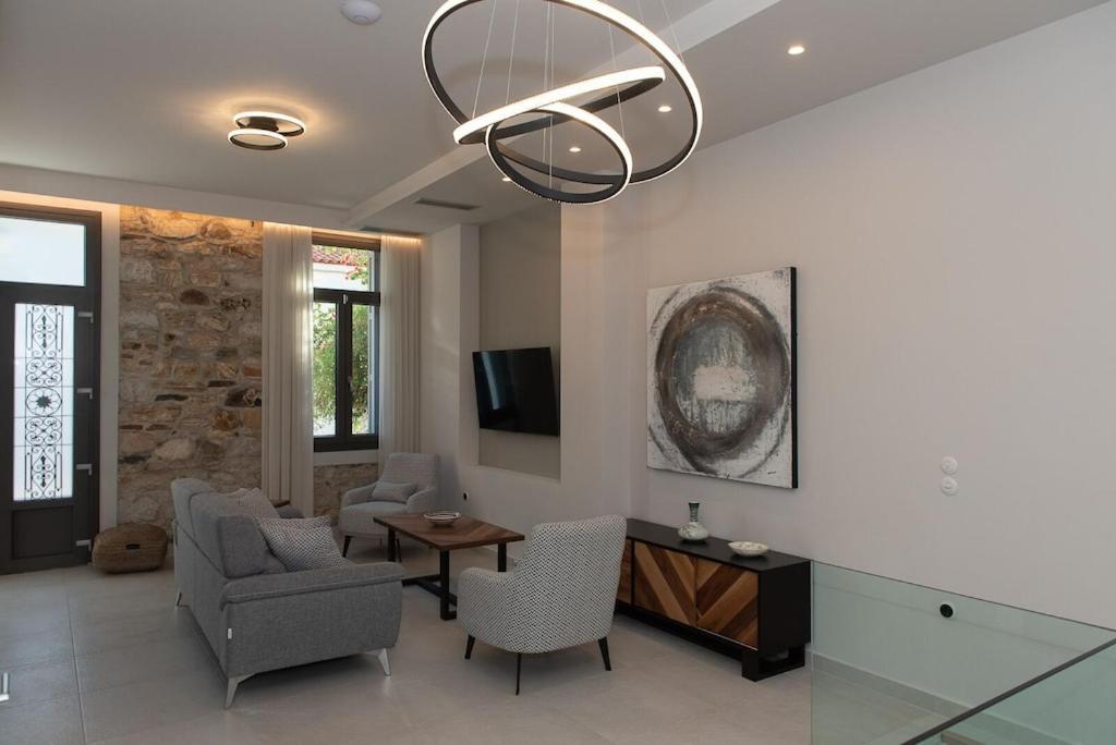 Samos - Renovated Stone With Private Pool- 2 Min From The Sea! Villa