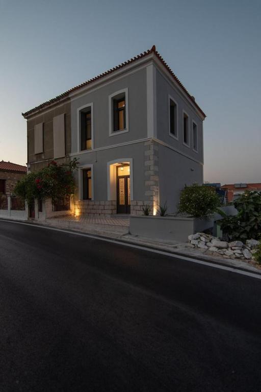 Villa Samos - Renovated Stone With Private Pool- 2 Min From The Sea! *